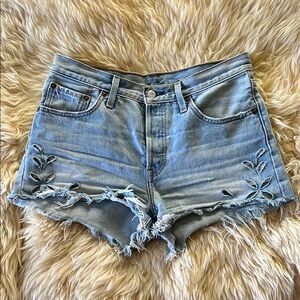 LEVI'S 501 sz 6 Distressed Floral Detail Shorts